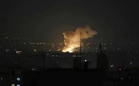 Ər-Riyad bombalanır, təyyarələr havada dövrə vurur - VİDEO