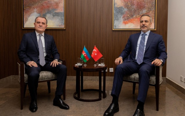 Ceyhun Bayramov Ər-Riyadda Hakan Fidanla görüşdü