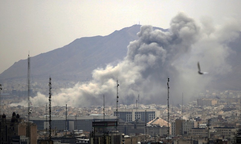 ABŞ və İsrail İranın neft obyektlərinə zərbələr endirdi