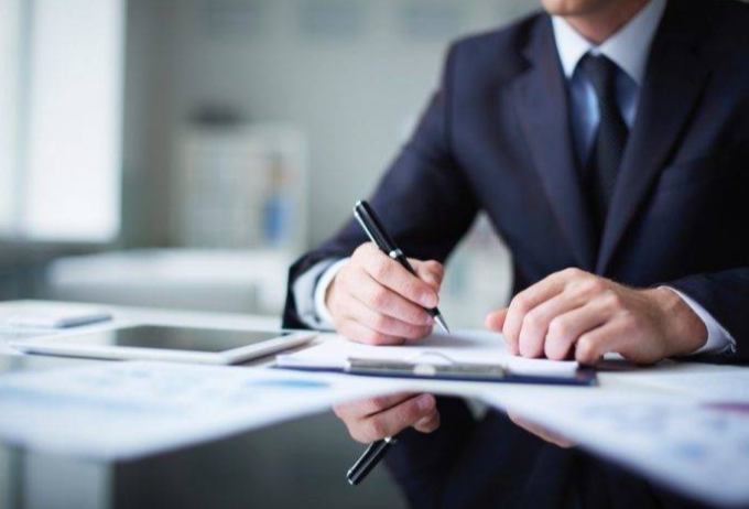 Dövlət qulluğunda mükafat sistemi ləğv olunur