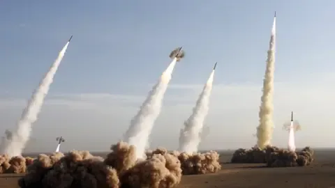 BƏƏ İranın 7 ballistik raketini zərərsizləşdirib