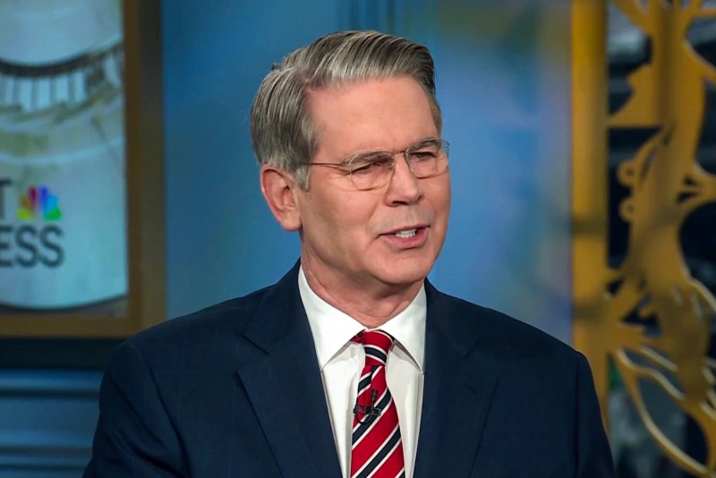 ABŞ İran neftinə qarşı sanksiyaları ləğv edir?