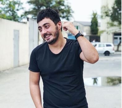 Komedixananın aktyoru borca düşdü, mağazası...