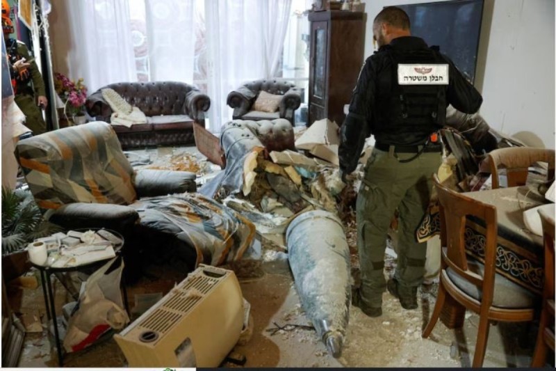 İran İsrailin mərkəzinə raket hücumu edib