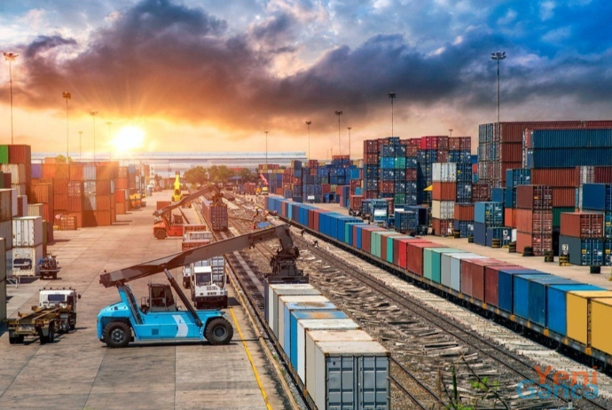 Rusiyaya qeyri-neft-qaz ixracı azaldı