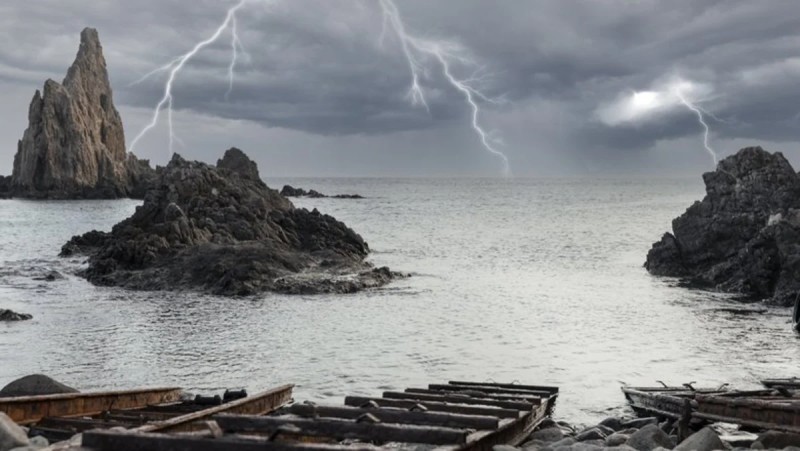 Narelle qasırğası Avstraliyanı cənginə alıb