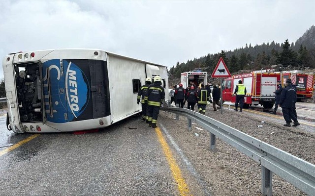 Türkiyədə sərnişin avtobusu aşdı - Xeyli sayda yaralı var