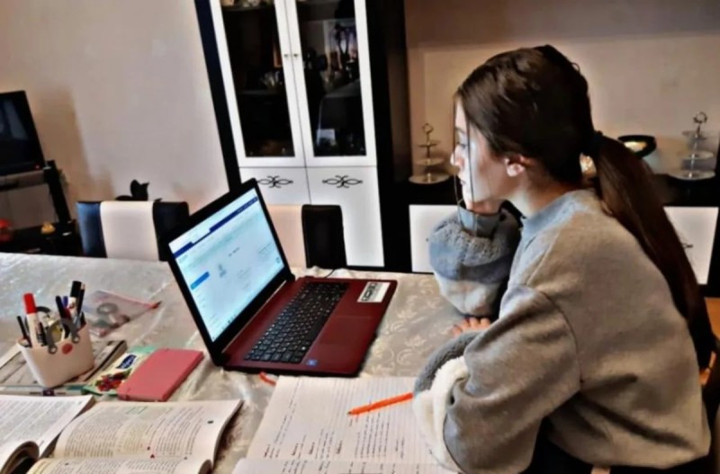 Bu ölkədə universitetlər onlayn təhsilə keçid etdi