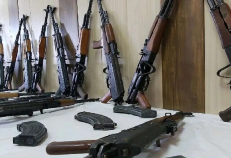 9 avtomat silahı, 3 tapança, 3 qumbara aşkarlanıb