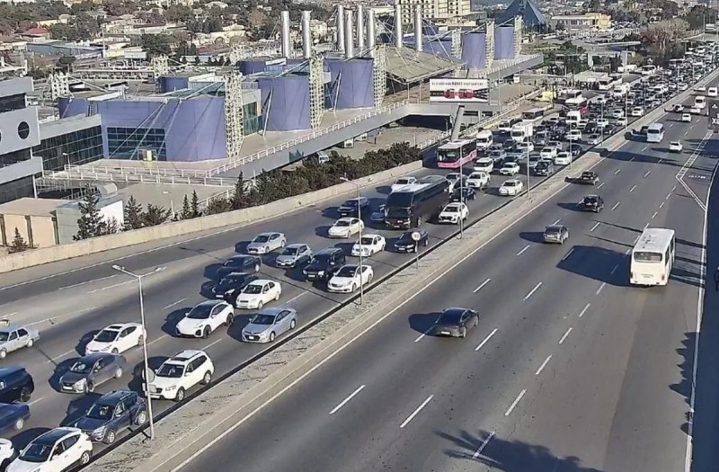Bakıda yenə tıxac var - SİYAHI