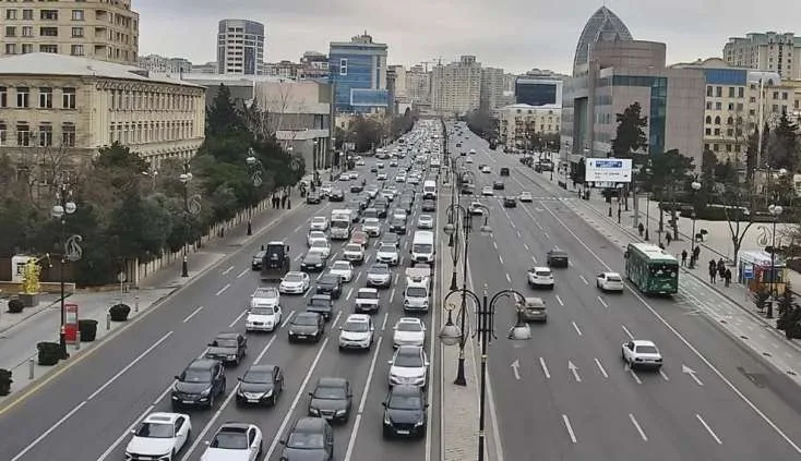 Bakı günə TIXACLA BAŞLADI - SİYAHI