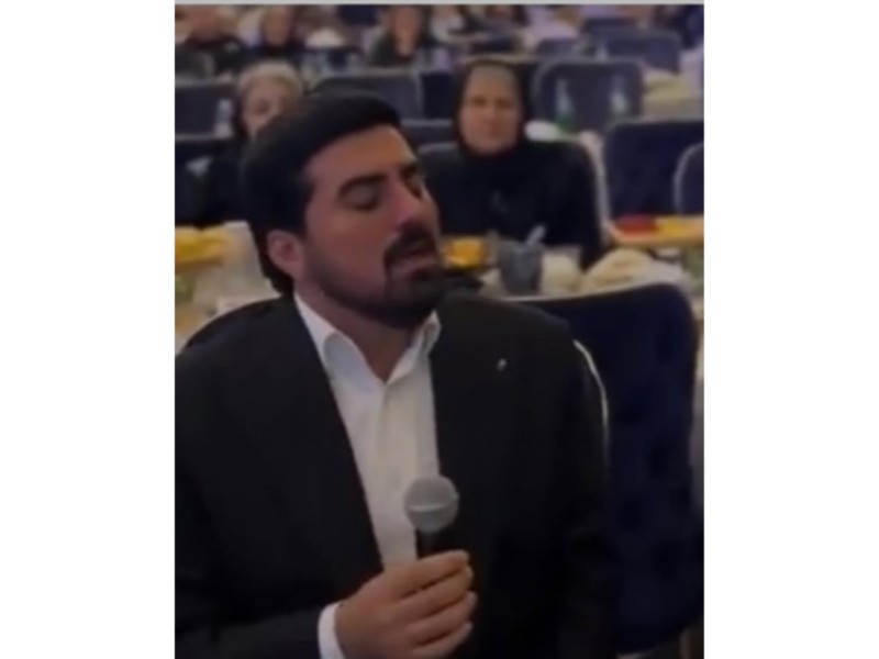 Efir qadağası olan müğənnidən canlı ifa - VİDEO