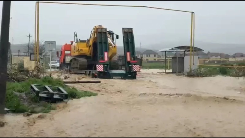 Dərbənddə su bəndi yarıldı - 350-dən çox sakin...