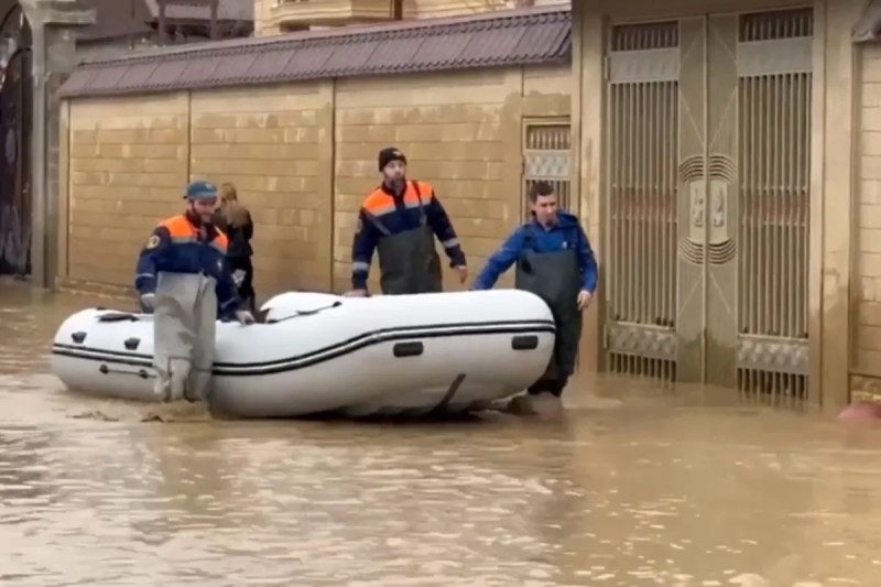 Daşqınlar üç nəfərin canını aldı - Dağıstanda
