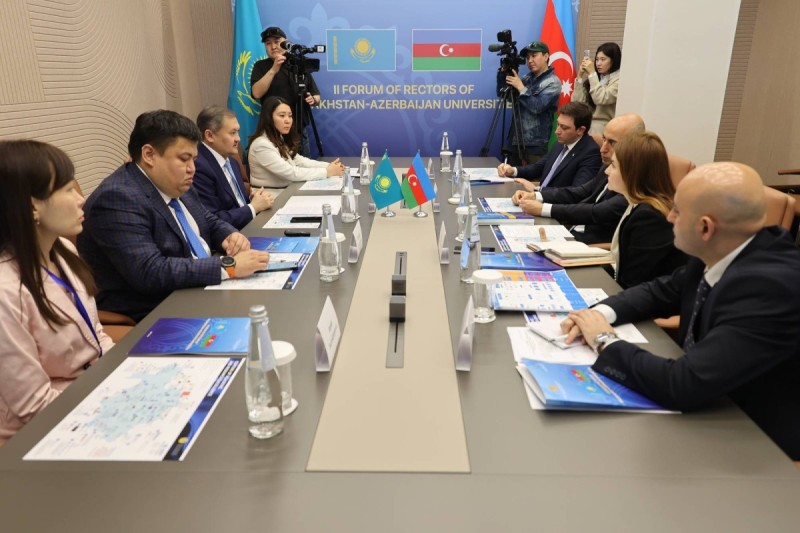 Emin Əmrullayev qazaxıstanlı həmkarı ilə görüşüb - FOTO