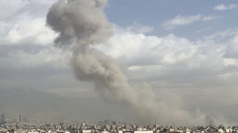 İranda daha bir neft-kimya kompleksi vuruldu