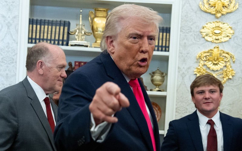 “Bu dəli prezidenti cilovlamağa çağırıram”