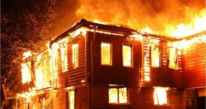 4 ev yandı - FOTOLAR