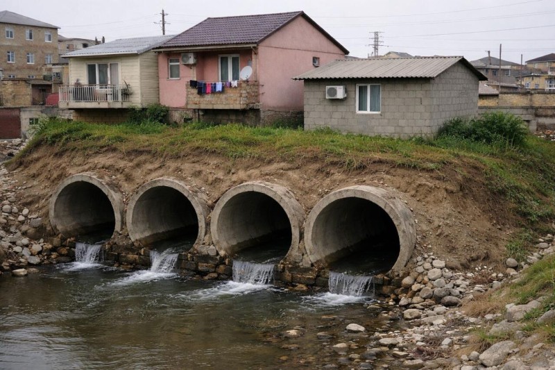 3 mindən çox ev hər an sökülə bilər