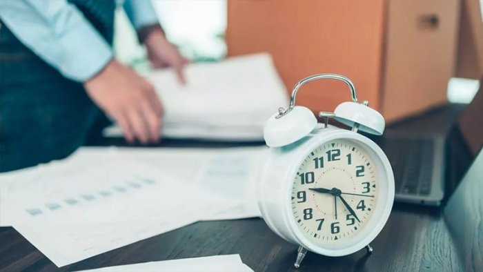 Azərbaycanda iş günləri qısaldıla bilər - QANUNVERİCİLİK