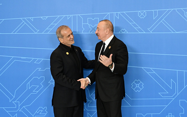 İlham Əliyev Məsud Pezeşkianı təbrik etdi
