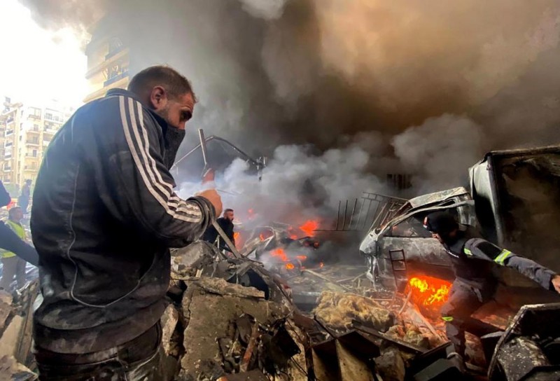 Makron İsraili Livana hücumlarına görə qınayıb