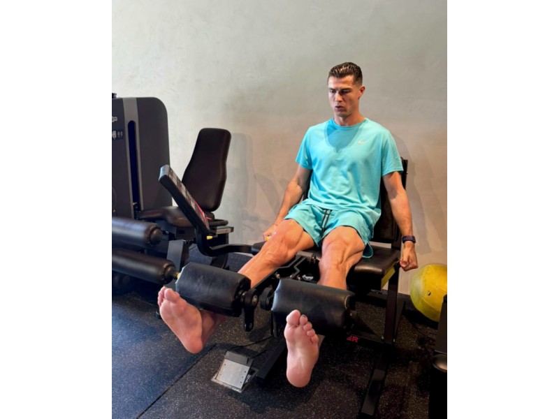 Ronaldo bu dəfə əzələləri ilə gündəm oldu - FOTO