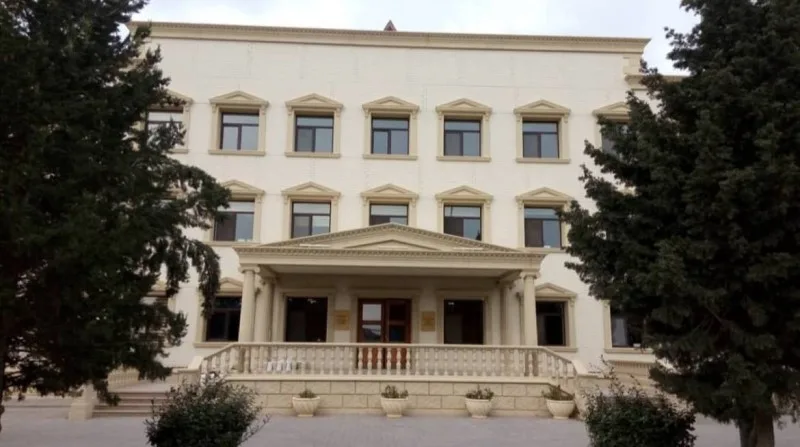 Direktor xəsarət almış şagirdi niyə xəstəxanaya QOYMADI?