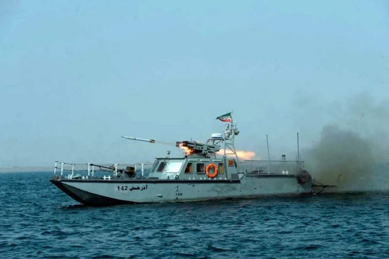 İran hərbi katerlərinin əksəriyyətini qoruyur - KİV