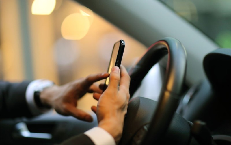 Sükan arxasında telefondan istifadə ağır nəticələrə səbəb ola bilər