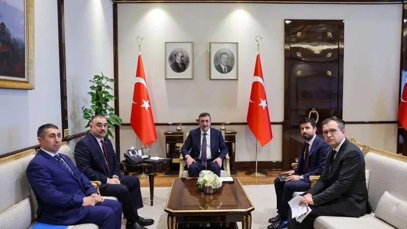 Cevdet Yılmaz Azərbaycanın Ankaradakı səfiri ilə görüşdü
