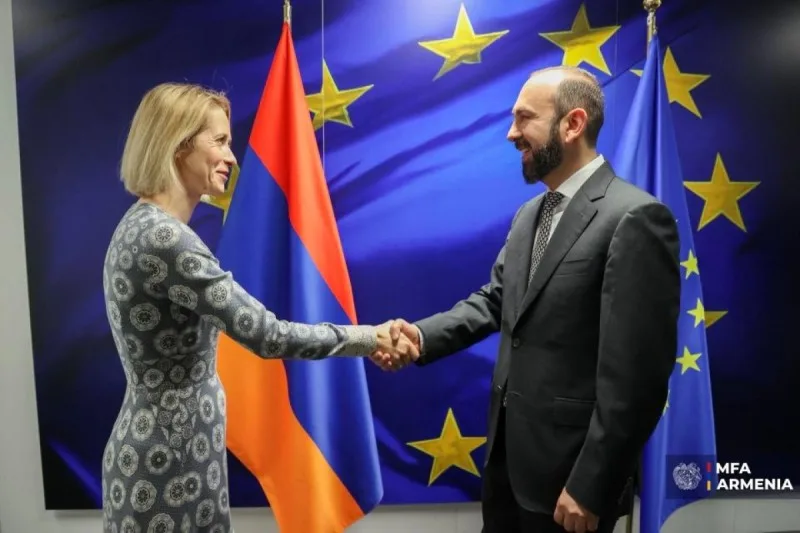 Mirzoyan Kallasla görüşdü