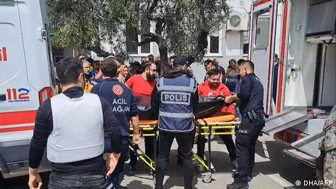 Türkiyədə məktəbə silahlı hücumda ölənlərin sayı 10-a çatdı