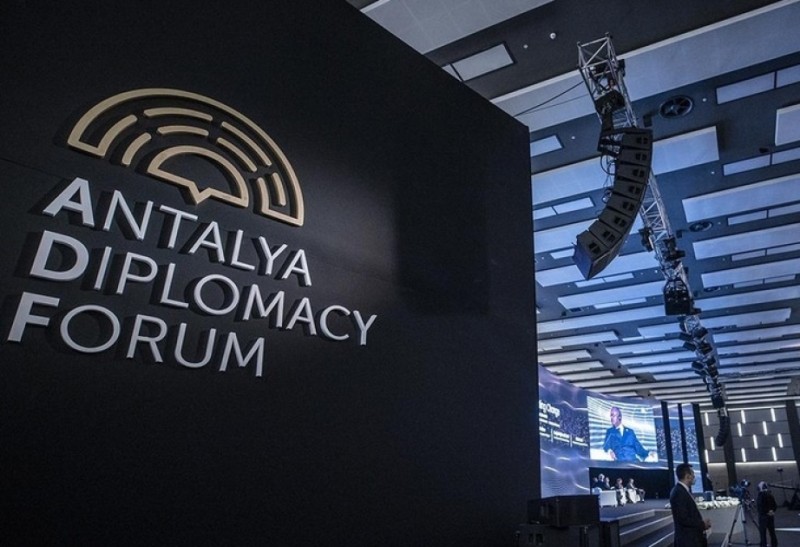 Parçalanan dünyada dialoqun ünvanı: Antalya forumu