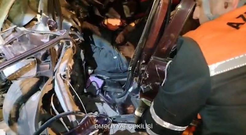 Mehdiabadda qəza: sürücü belə xilas edildi - VİDEO