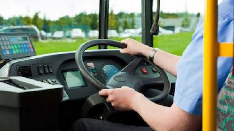 Avtobusda bədbəxt hadisə: sürücü sükan arxasında öldü