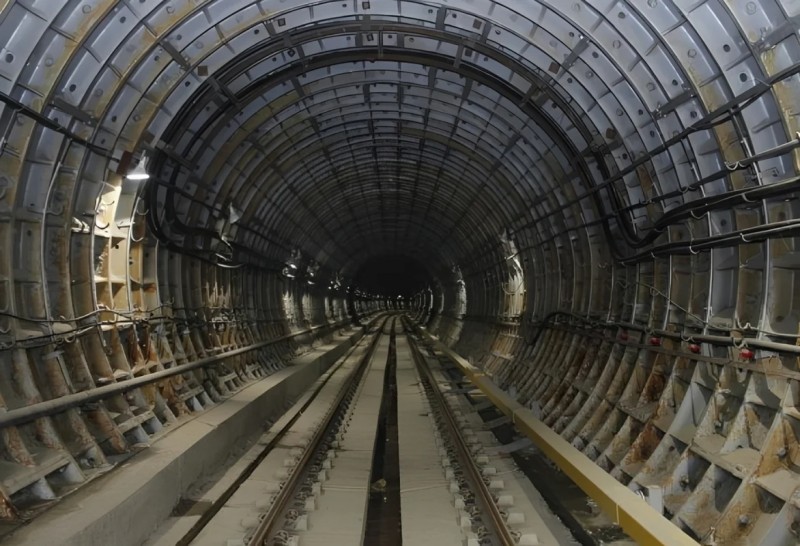 Bakıda metro xəttinin altından maşın yolu keçəcək