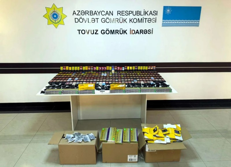 Gömrükdə 243 ədəd mobil telefon aşkar edildi