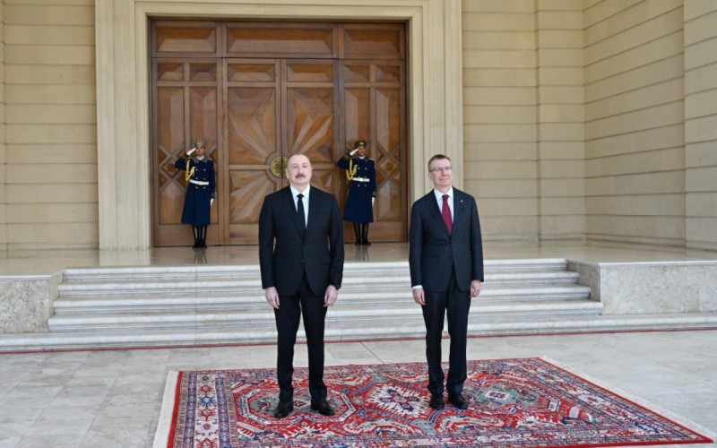Latviya Prezidentinin rəsmi qarşılanma mərasimi oldu - FOTOLAR