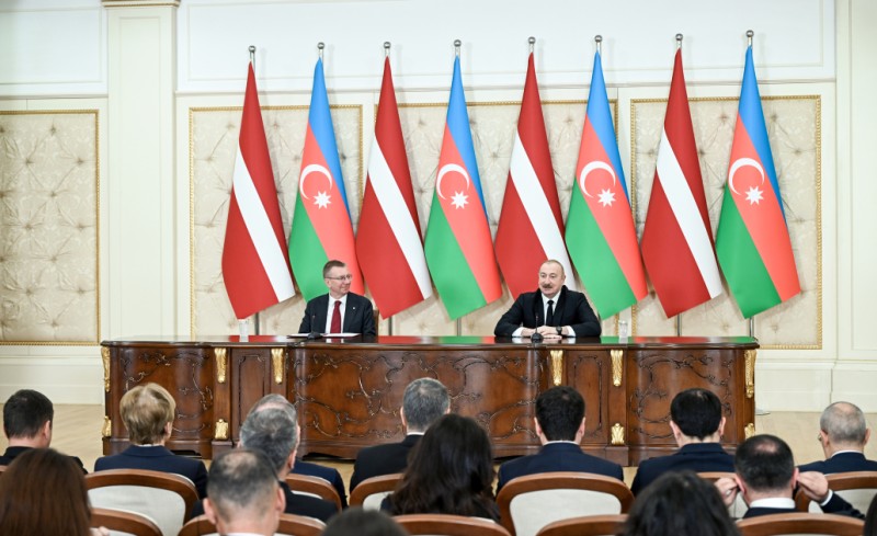 Azərbaycan və Latviya prezidentləri mətbuata bəyanatlarla çıxış ediblər - YENİLƏNİB