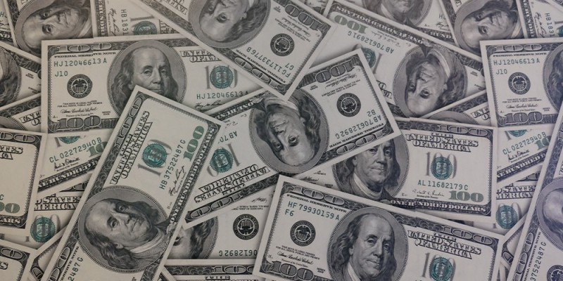 ABŞ bu ölkəyə nağd dollar göndərişlərini dondurur