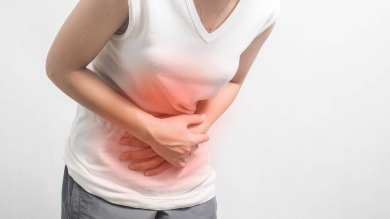 İrritabl bağırsaq sindromu özünü necə göstərir?