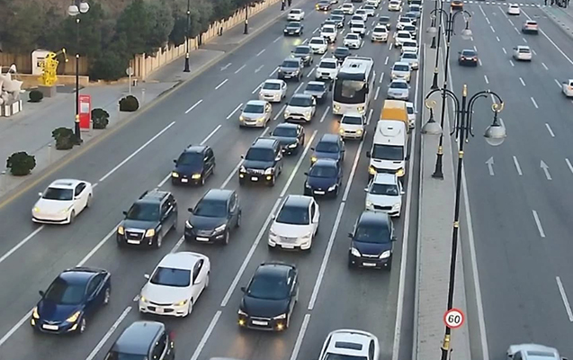 Bakının tıxaclı yolları - SİYAHI