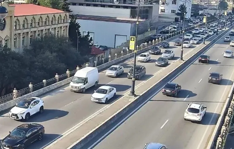Bu yollarda tıxac var - SİYAHI
