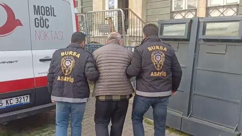 9 əməliyyatla üzünü dəyişdi, 11 il polisdən qaçdı - FOTO