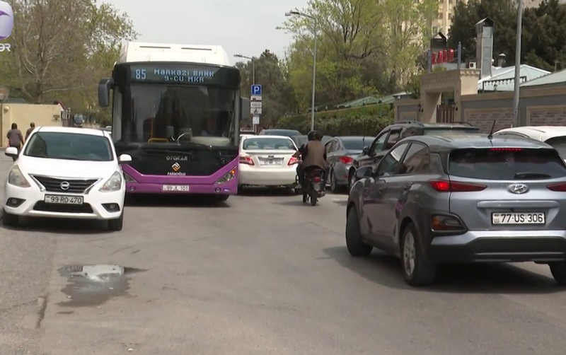 Bakıda bu küçədən avtobuslar keçə bilmir