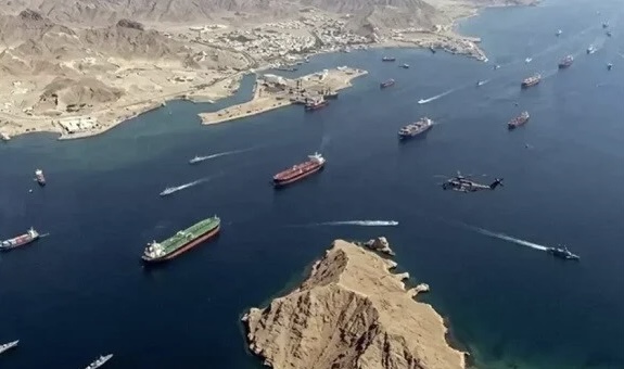 72 saat ərzində 52 İran gəmisi ABŞ blokadasını yardı