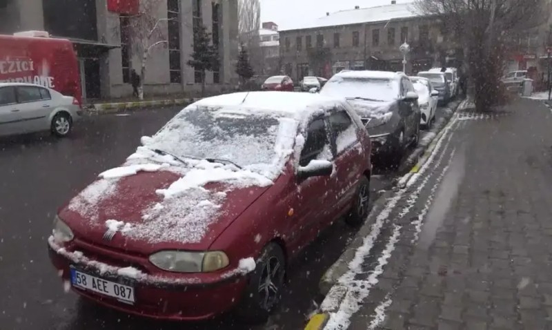 Türkiyəyə qar yağdı