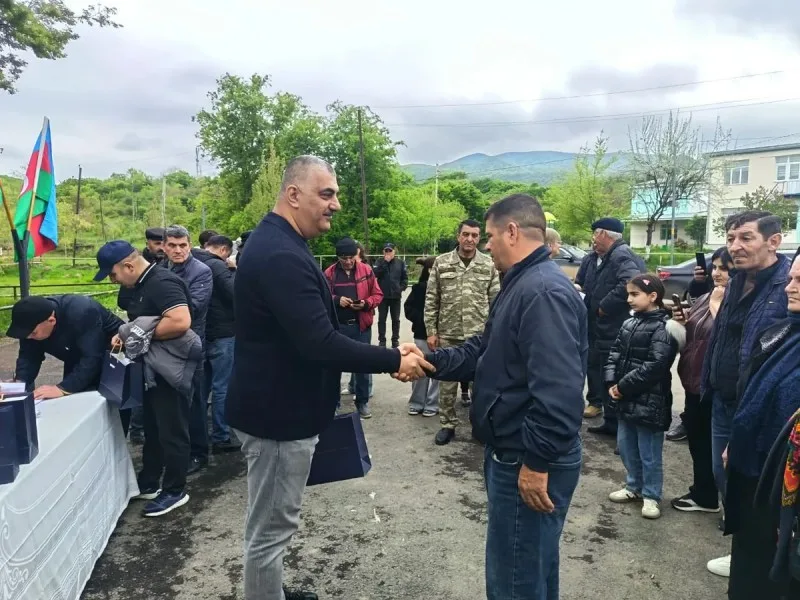 Qırmızı Bazara çatan növbəti ailələrə mənzillərin açarları təqdim olunub
