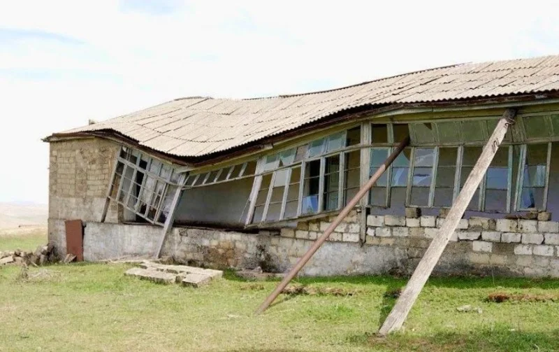 Qəzalı vəziyyətdə olan məktəblərlə bağlı VACİB XƏBƏR